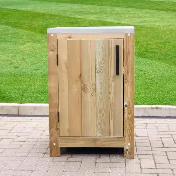 Cookout small unit with door closed